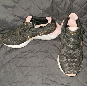 Nike Renew Size 10 Pink & Black